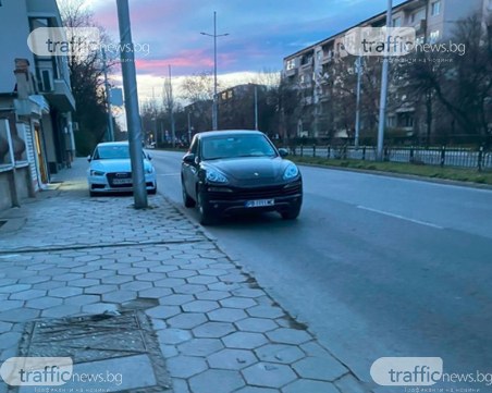 В Кючука: Тротоар има, но не и за пешеходци