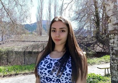 Момиче от Пловдив има спешна нужда от животоспасяваща операция в
