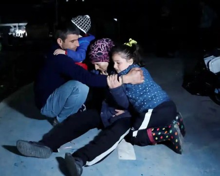 Паника и разрушения след силния трус, ударил района на Хавай и Турция