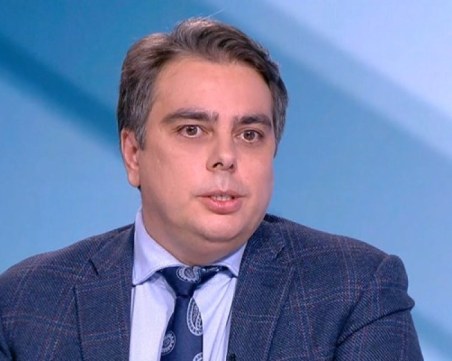Асен Василев: Президентът да не крие политическия си провал в Европа зад технически критерии