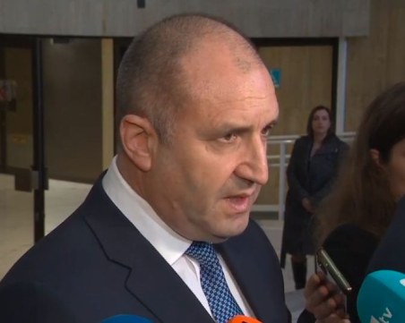 Радев: Нека не обезличаваме допълнително машинното гласуване