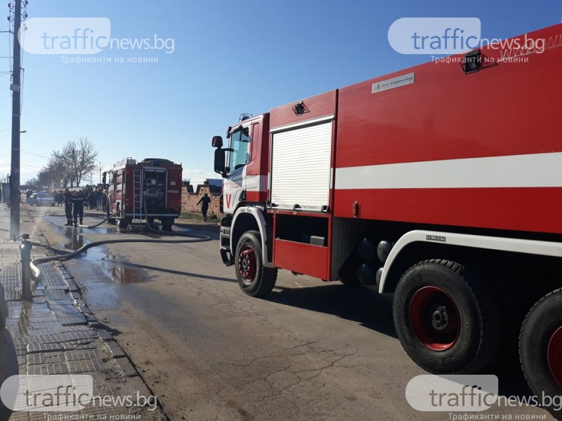 Цистерна се запали край Димитровград, евакуират хора
