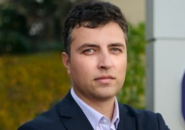 Служебният министър на икономиката Никола Стоянов е натискал уволнения директор