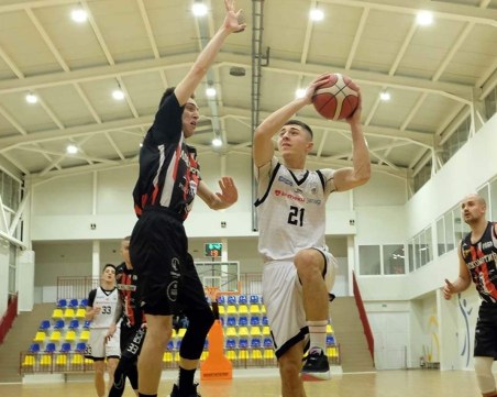 Дубълът на Академик взе пловдивското дерби с Локомотив в ББЛ