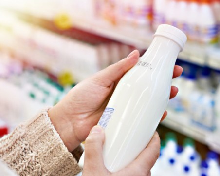 Производител: Цената на млякото е 1,15 лв.  за литър, поскъпването до 3 лв. е заради магазините