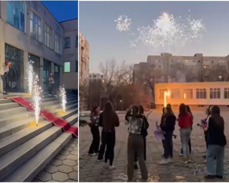 Започва се! Ученици от Френската поканиха класната си ръководителка на бала