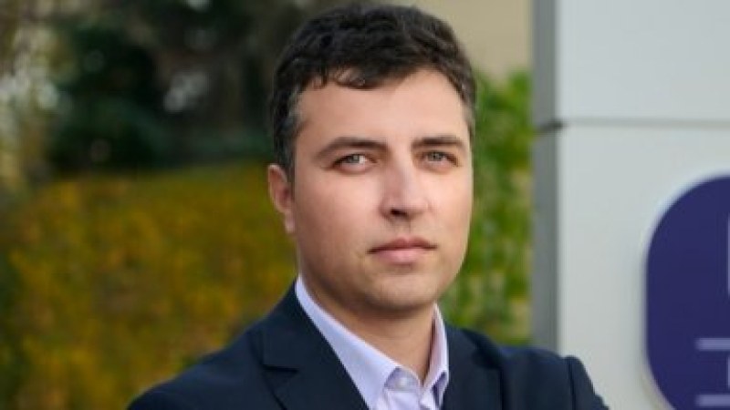 Уволненият шеф на „Ел Би