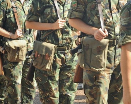 Държавата ще плаща част от семестриалните такси на студентите, които станат резервисти в армията