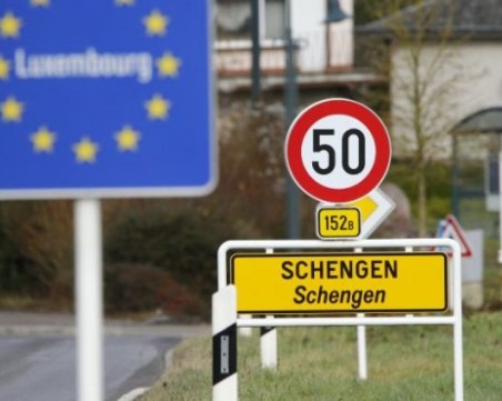 Зам.-председателят на ЕК: България може да влезе в Шенген през 2025 година