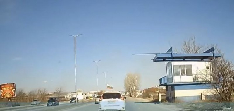 Шофьор предприе неочаквана маневра в Пловдив. Точно на изхода на
