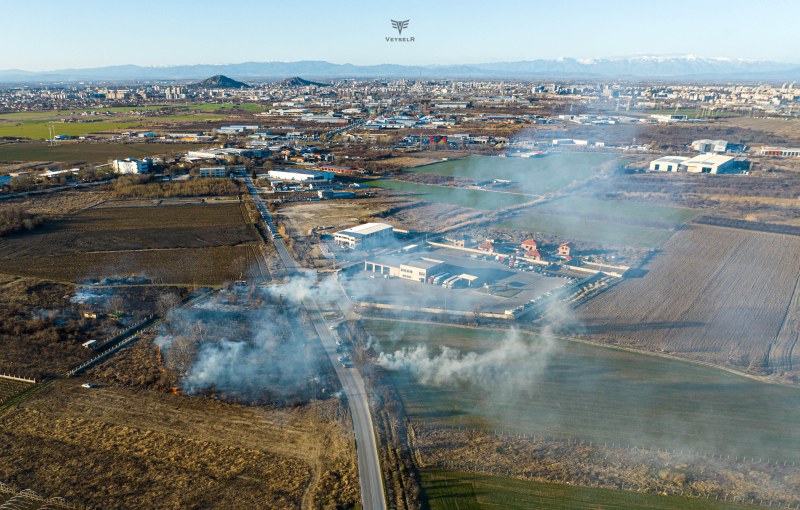 Пожар избухна край Брестник