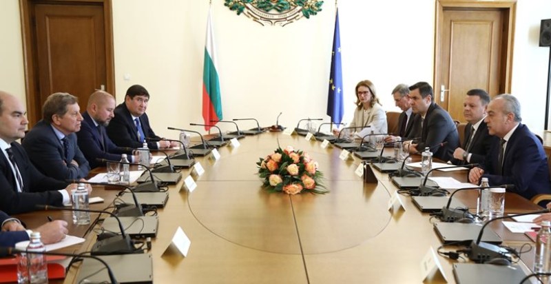 Министър-председателят Гълъб Донев проведе среща с представители на ръководството на