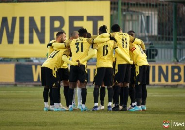 Ботев приема Берое в много важна среща и за двата