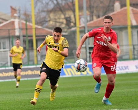 Дубълът на Ботев отново с минимална загуба, 