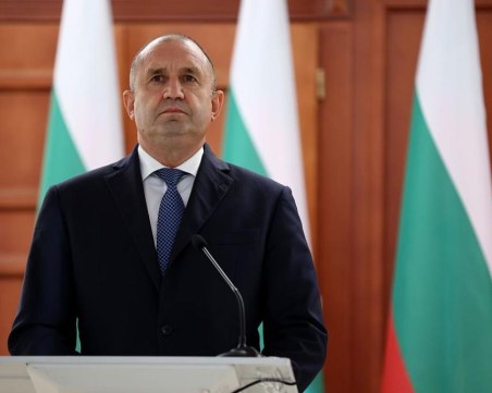Румен Радев ще отличи с орден „Мадарски конник