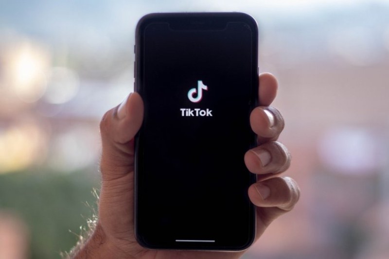 Европейската комисия забранява TikTok за своите служители