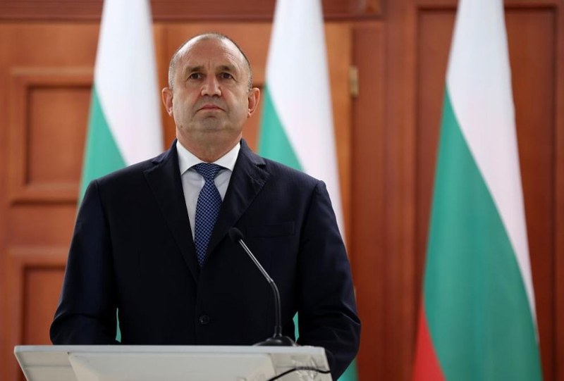 Румен Радев ще отличи с орден „Мадарски конник