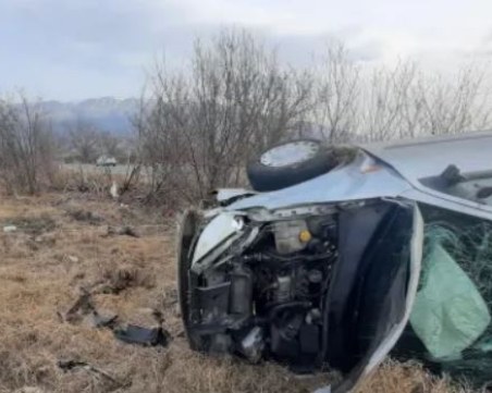 Преобърна се кола на пътя Пловдив - Карлово