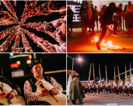 Tриметрови кукерски маски, огън и гайди събраха стотици пловдивчани в комплекс 7 points