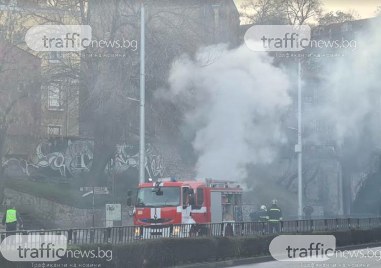 Лек автомобил избухна в пламъци тази сутрин в Пловдив Инцидентът