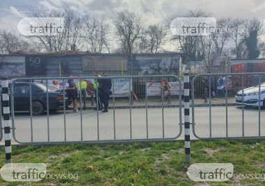 Автомобил самокатастрофира преди минути в Пловдив Мястото е бул 6 ти септември