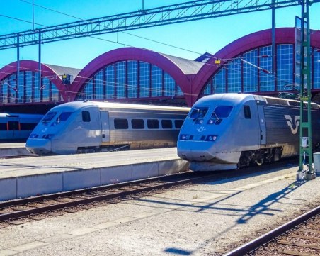 Български тираджия остана без пари, без документи и самолетен билет в Швеция