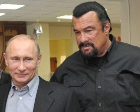 Путин награди с орден Стивън Сегал