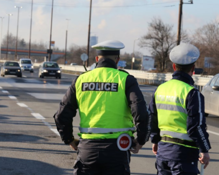 Полицията хвана 12 пияни и 13 дрогирани шофьори за ден