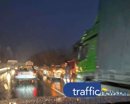 Три коли и тир се удариха на Околовръстното