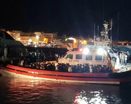 В Италия задържаха трима души за инцидента с 64 загинали мигранти