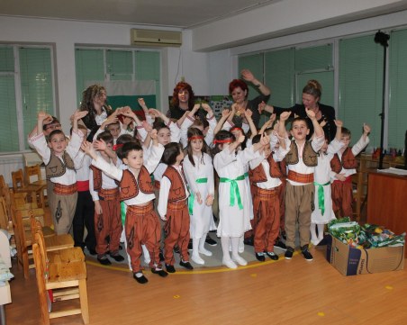 Деца от ДГ „Марица