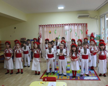 Деца от ДГ „Славей