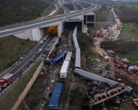 Двама българи са пострадали при катастрофата в Гърция