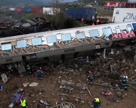 Началникът на гарата в Лариса пое вината на влаковата катастрофа в Гърция