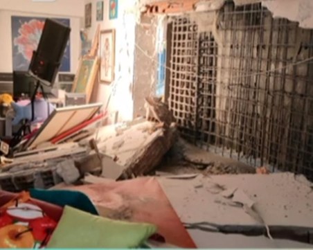 Строеж бутна стена на блок, жена е пострадала