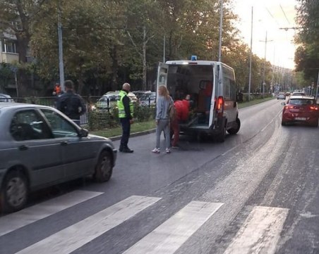 За по-малко от час блъснаха двама души на пешеходни пътеки в Казанлък