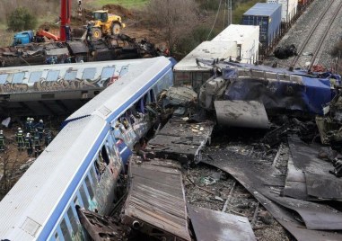 57 са вече потвърдените жертви на тежката влакова катастрофа край