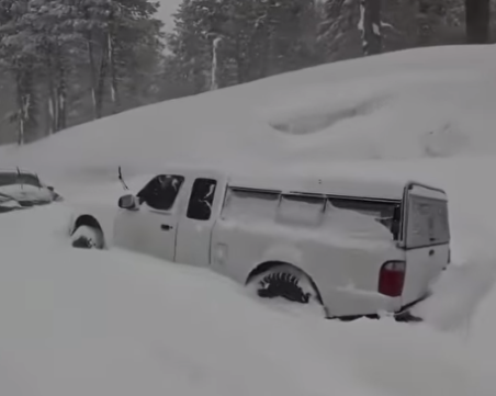 Мощна снежна буря в части от Калифорния