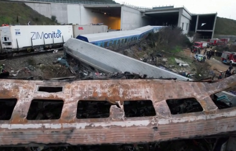 Жертвите в Гърция вече са над 43! Железничари считат, че лошото състояние на жп линиите е причината за трагедията