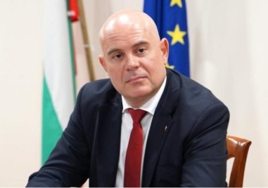 Главният прокурор Иван Гешев честити националния празник на България с