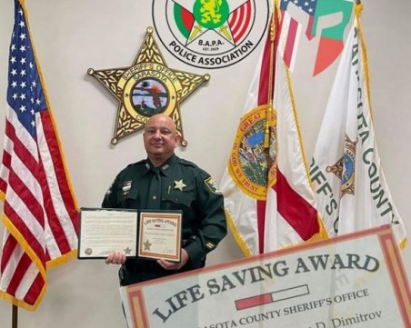 Българин, служещ като полицай в САЩ, спаси два живота