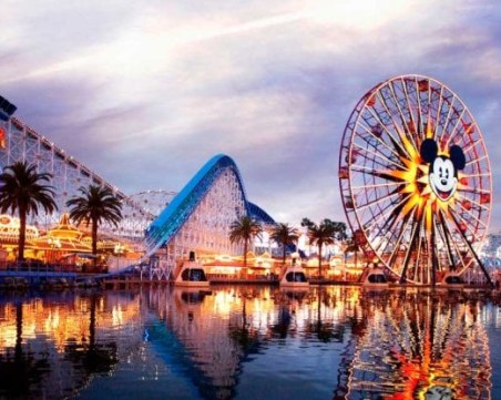 Мъж посещава 