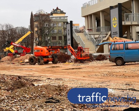 Техниката се върна на Колежа! До дни монтират и седалките