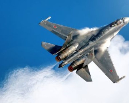 Задържаха двама американци за предаване на авиационни технологии на Русия