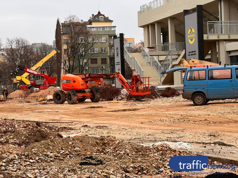 Техниката се върна на Колежа! До дни монтират и седалките