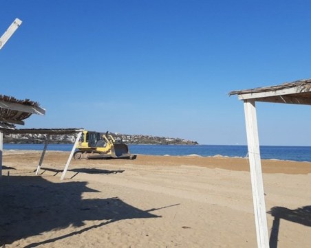 Екоинспектори спряха разкопаването на плаж по Черноморието