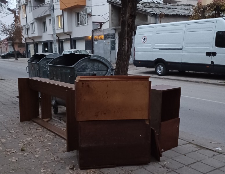 Събират едрогабаритни отпадъци от кварталите в Пловдив