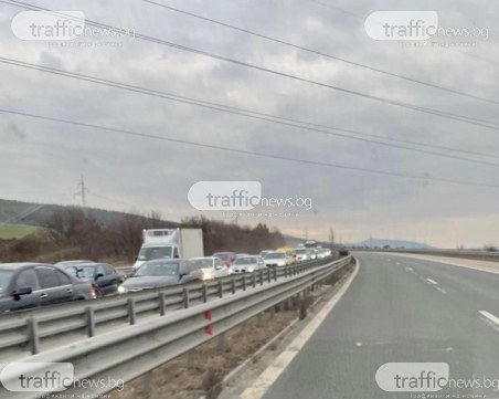 Голямото завръщане: Огромно задръстване блокира АМ 