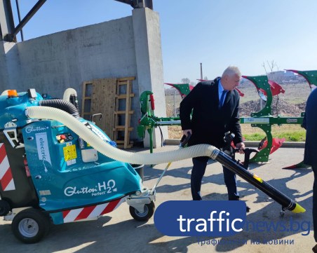 „Градини и паркове” с нова техника! Намалят ръчния труд, обработват повече зелени площи