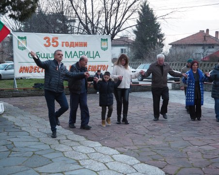 С кушии и народно веселие Манолско Конаре отбеляза празника си